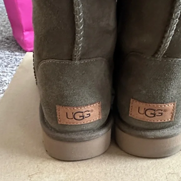 Ugg boots Classic Suede Shearling Boots - Olive - Picture 7 of 14